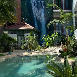 Appt Chalet Centre Calme 2ch/jardin Appartement